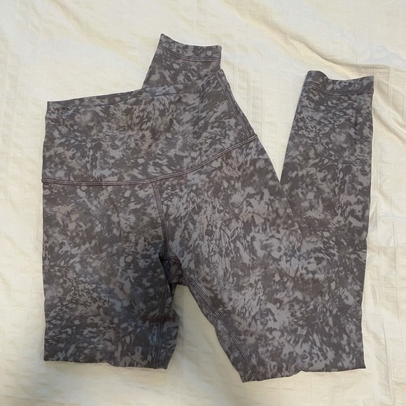 Lululemon Wunder Train HR Tight 25” size 4 - Picture 4 of 6